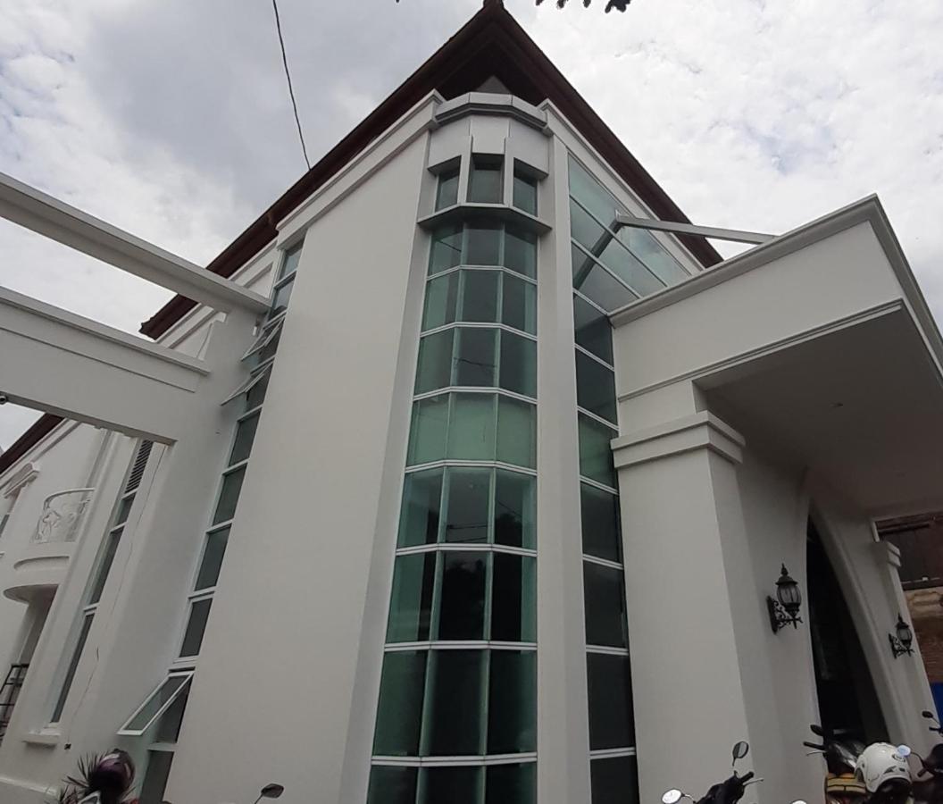 Madina Inn Hotel Yogyakarta Exterior foto